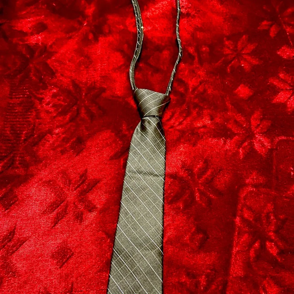 Calvin Klein 100% silk tie